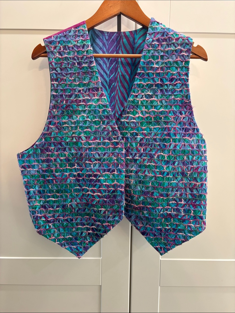 Colorful Textured V-Neck Vest in Teal & Purple